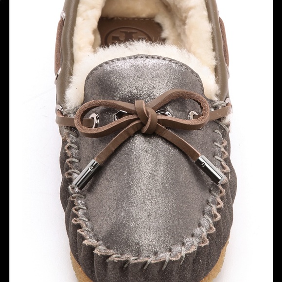 Tory Burch Maxwell Shearling-Lined Moccasin, Pewter - Picture 5 of 7
